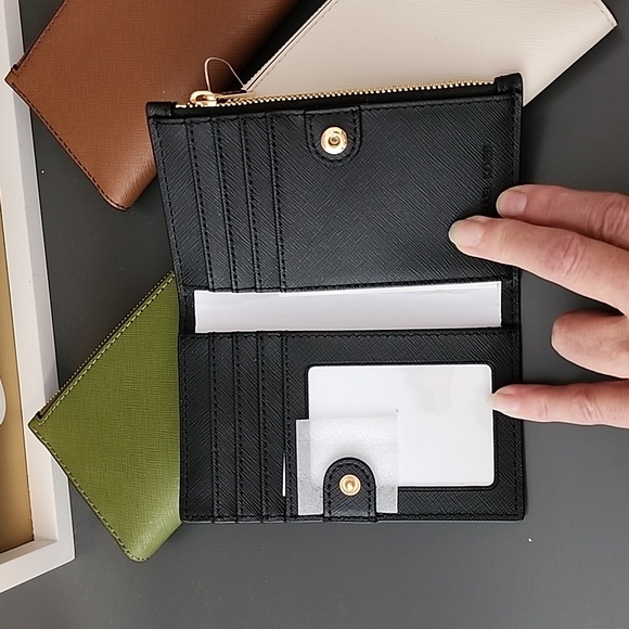 Michael Kors Wallet - Picture 3 of 5